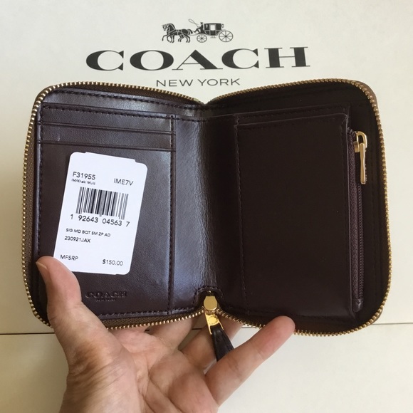 ⛔️SOLD ⛔️🌻Coach Small Zip Around Wallet NWT. - Picture 2 of 7